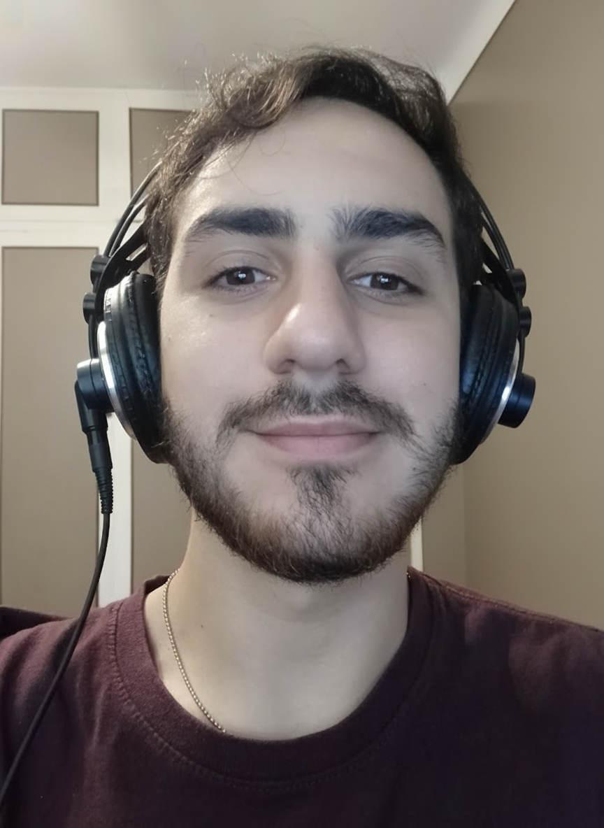 Santi Montali with headphones